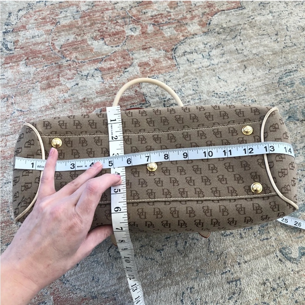 Vintage Dooney & Bourke monogram handbag | accessories included! - Picture 14 of 16